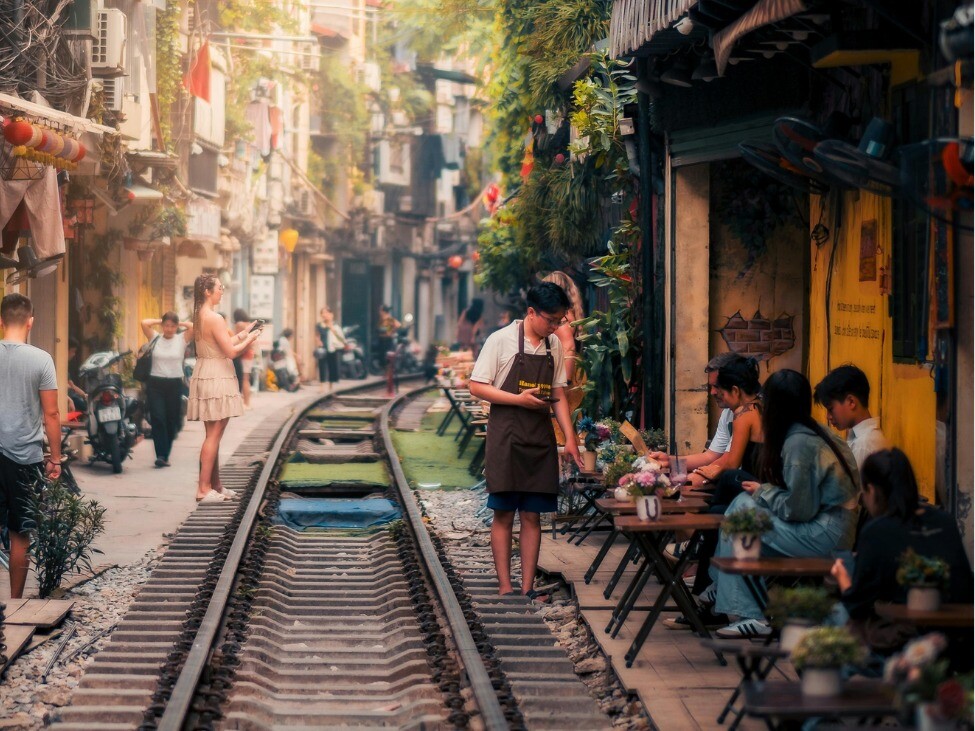 Hanoi — Coffee, Chaos, and Quiet Corners